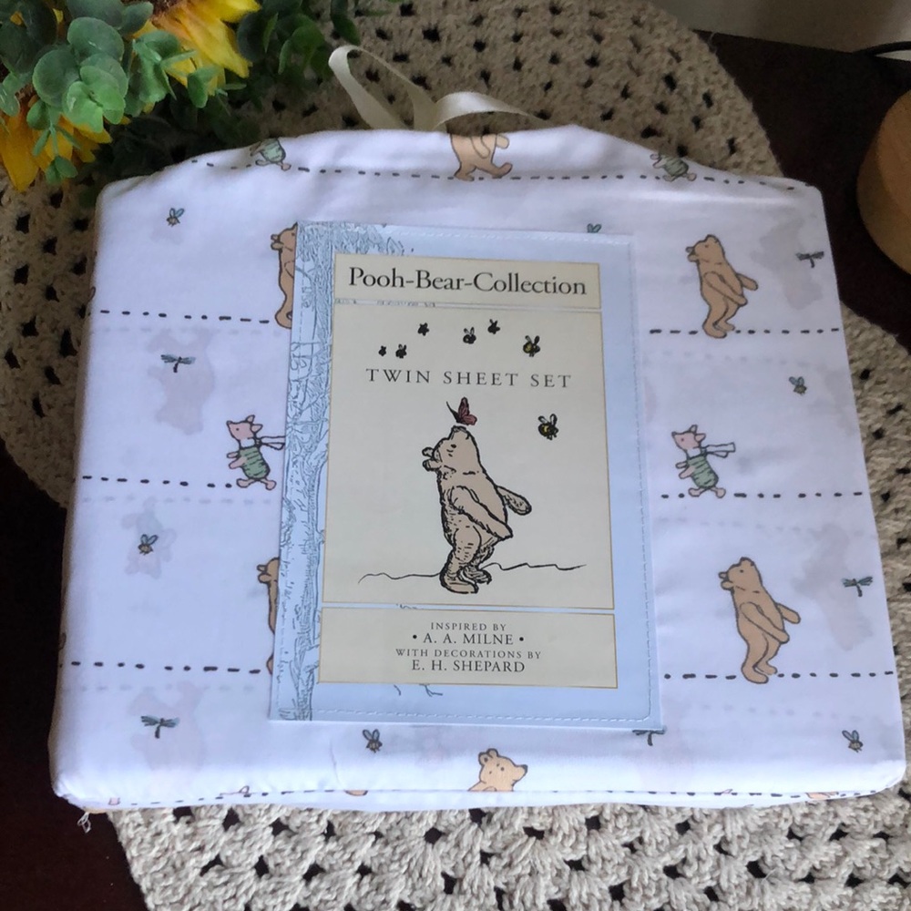 Pooh Bear Collection Winnie the Pooh White TWIN Sheet Set